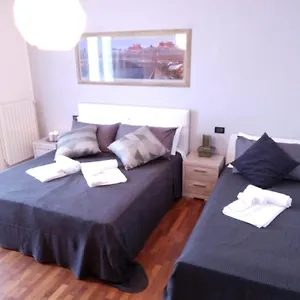  Apartament Black And White